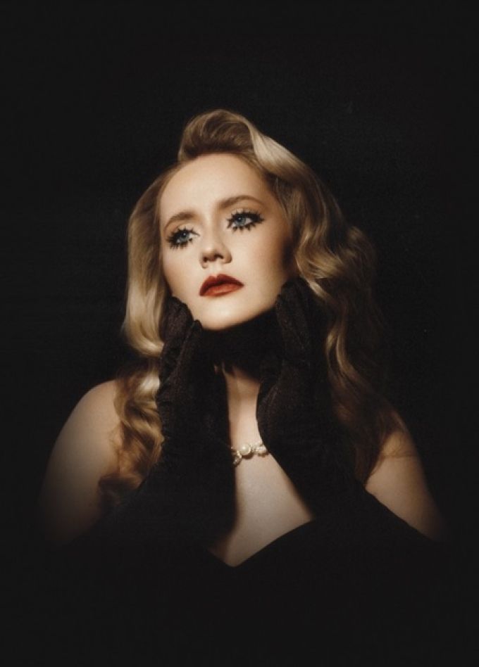 Элли на маковом поле