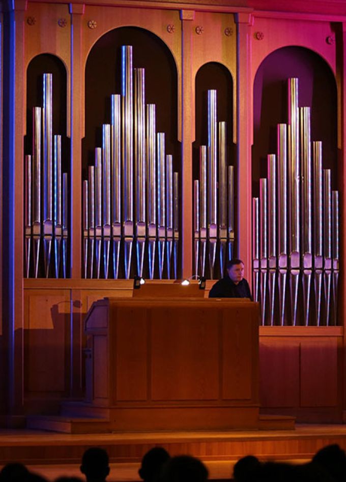 Дуэль титанов